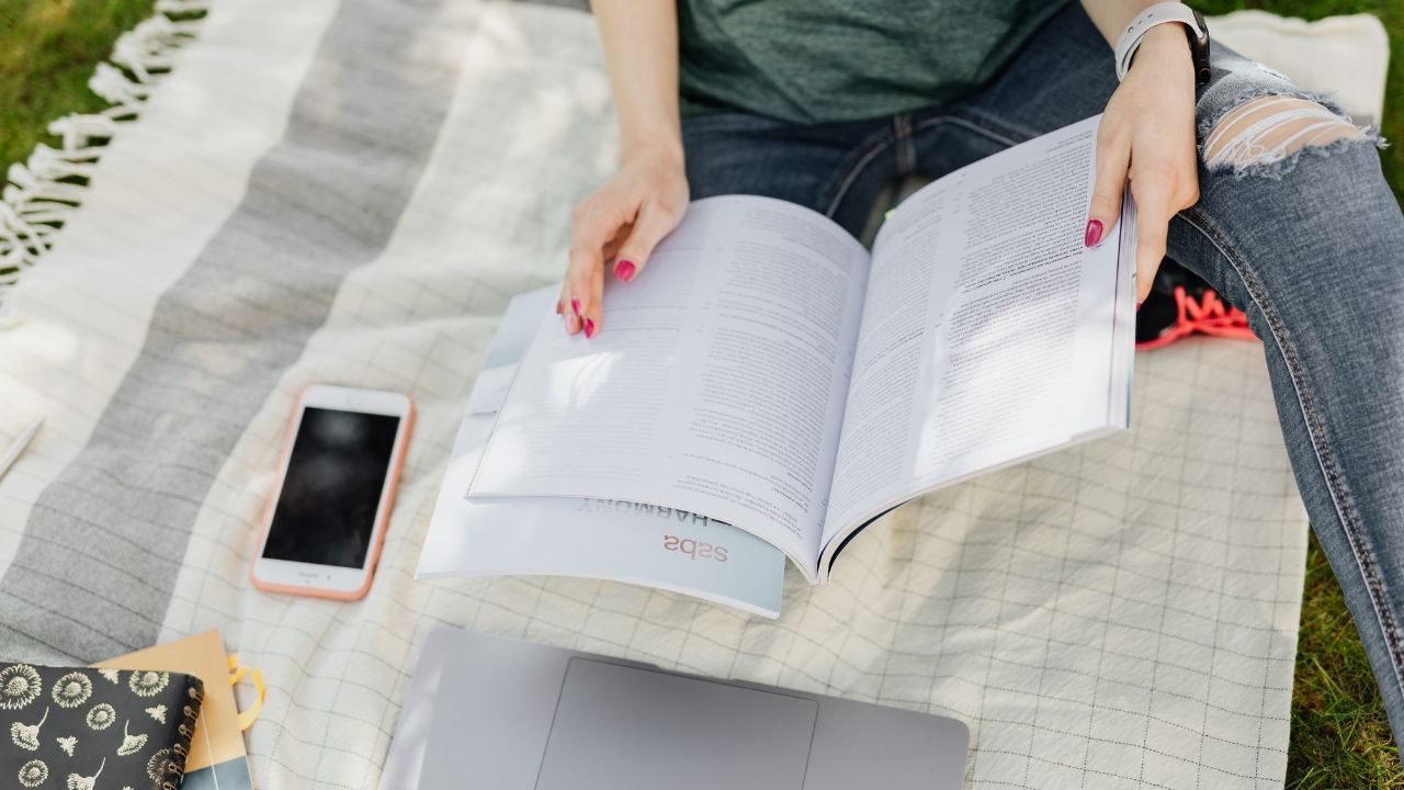 How Campus Life Enhances the MBA Learning Experience